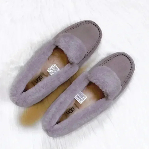 UGG W Dakota Seam - Picture 4 of 7